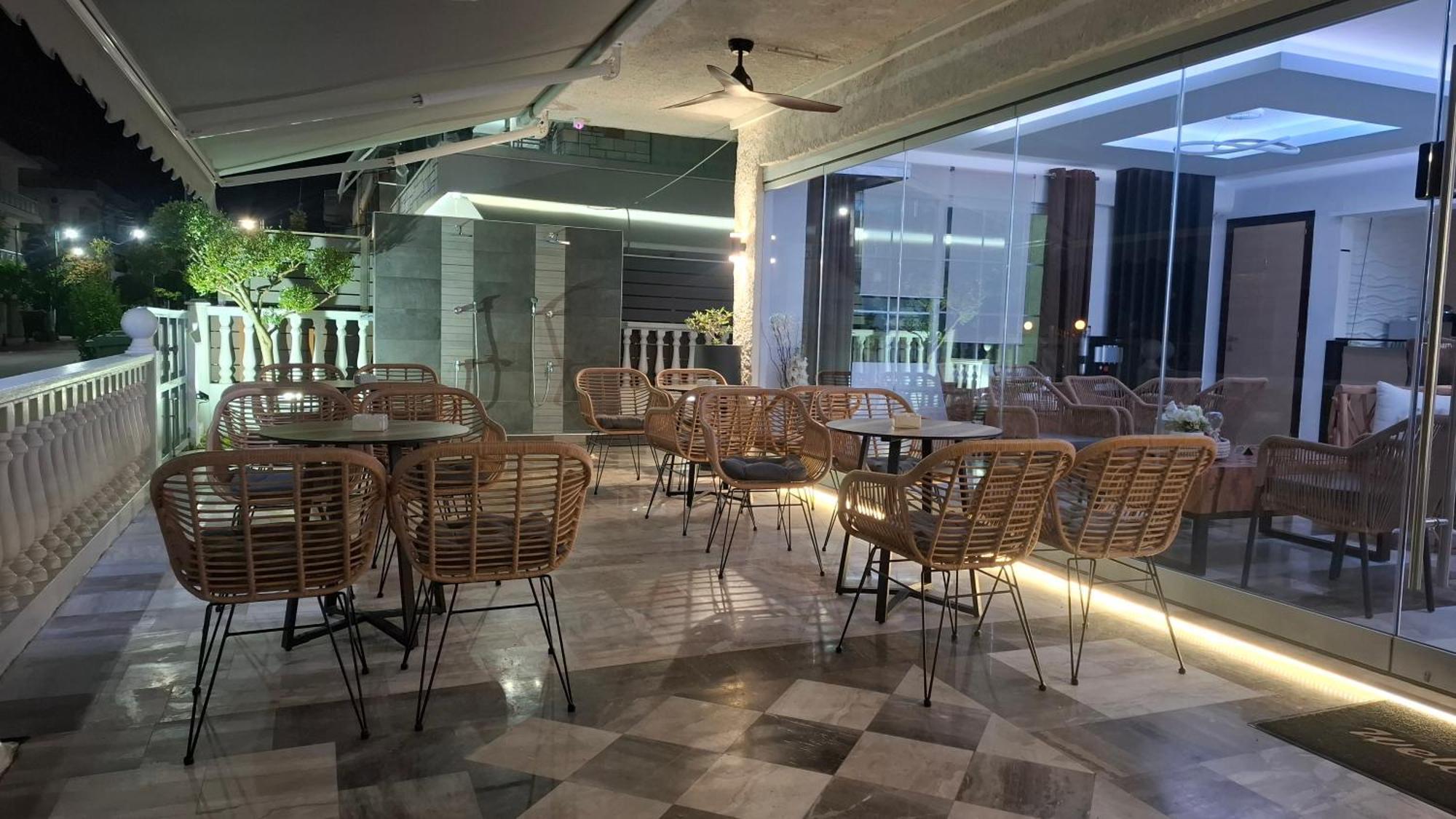 Hotel Kostas Olympiakí Aktí 외부 사진