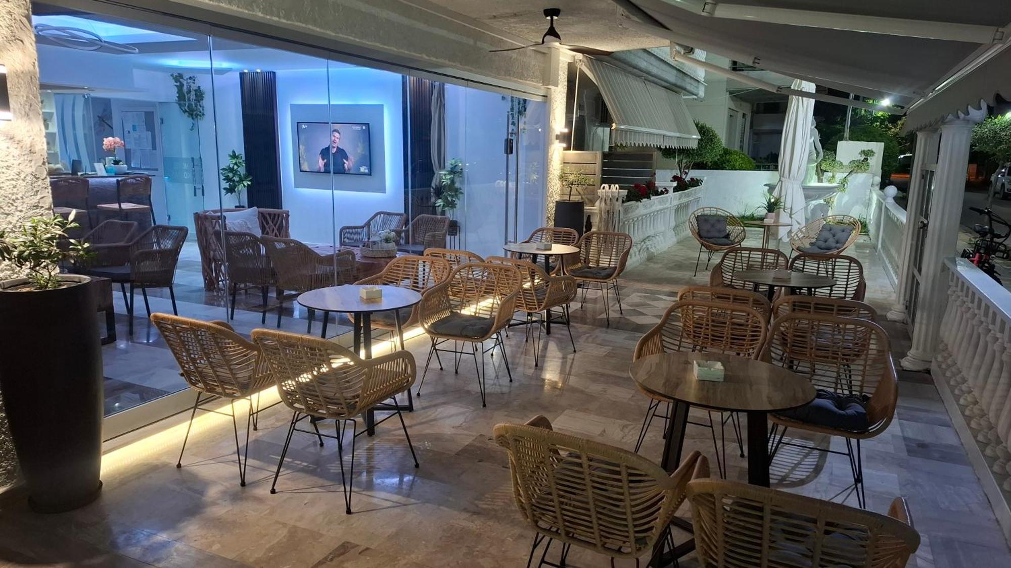 Hotel Kostas Olympiakí Aktí 외부 사진